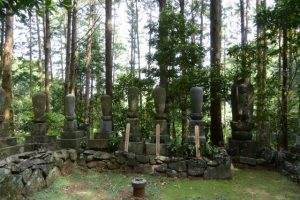梅香寺歴代住職の墓地