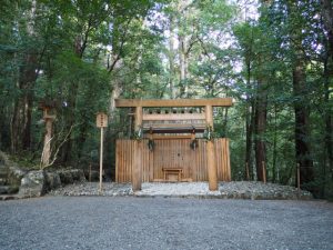 長由介神社（瀧原宮 所管社）、川島神社（同）を同座