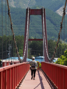 櫛田川に架かる吊り橋、茶倉橋