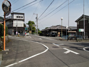 坂本公会堂前の分岐（巡見道）