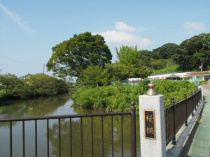 田丸城址の外堀に架かる桜橋