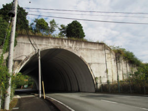 紀勢自動車道 交差位置 紀勢勢和多気-01のトンネル