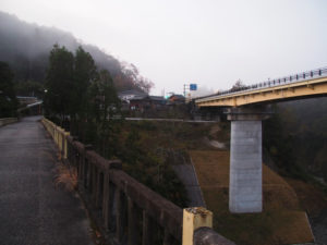 宮川に架かる旧舟木橋と新船木橋