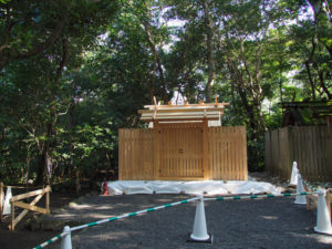 簀屋根が取り外され新しい殿舎が姿を現した高河原神社（豊受大神宮 摂社）