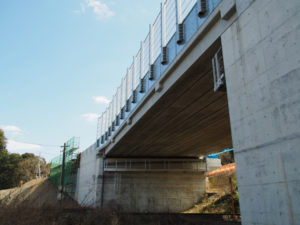 池の浦橋の架替え工事が進む国道42号（伊勢市二見町松下）