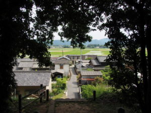 棒原神社（皇大神宮 摂社）の階段途中からの風景