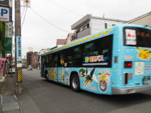 新しいデザインのポケモン電気バス